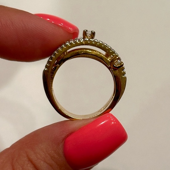 💕3 for $8💕 Gold Crystal Ring size 6 - Picture 2 of 8